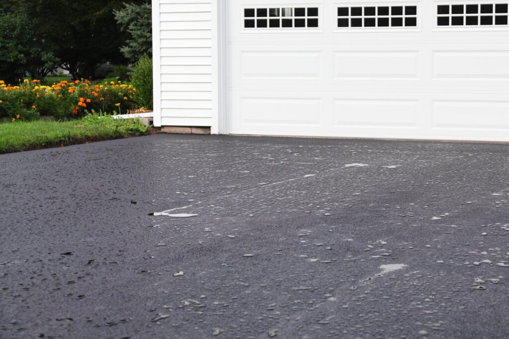 Local Tarmac Driveway Contractor Installer for Tarmac Driveway Gloucestershire